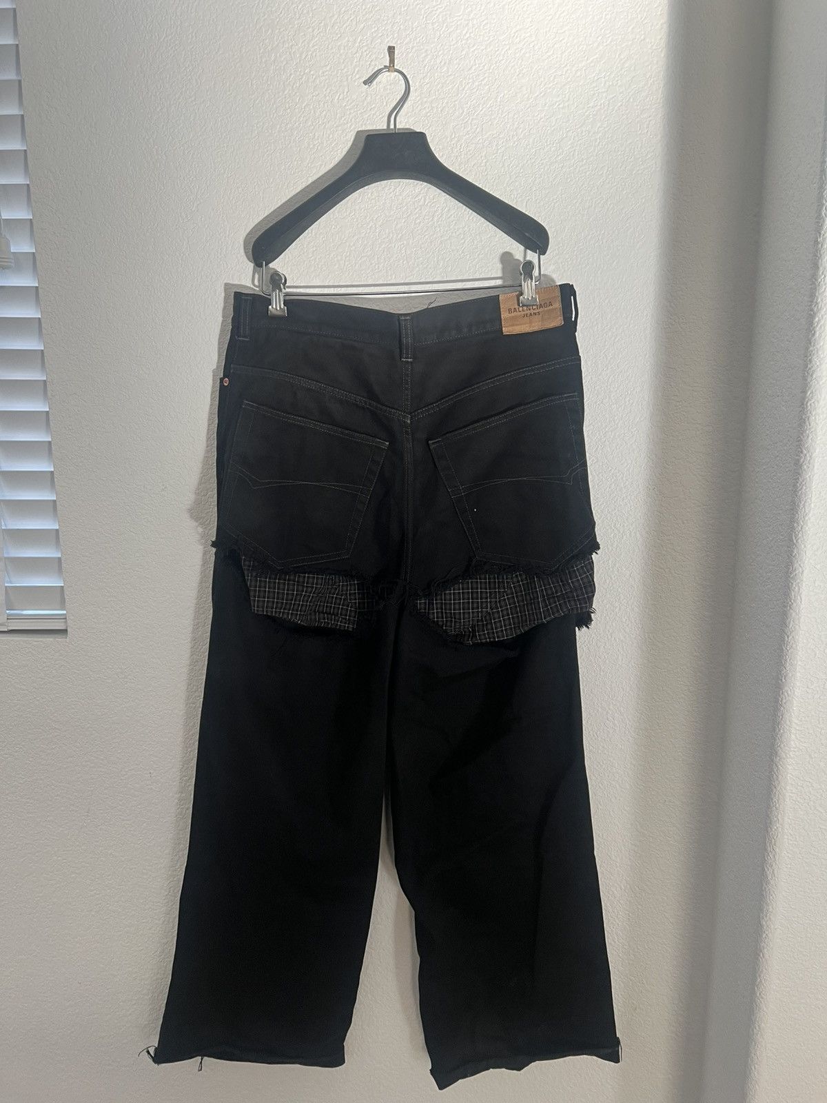 Balenciaga Balenciaga ripped denim Size US 36 / EU 52 - 2 Thumbnail