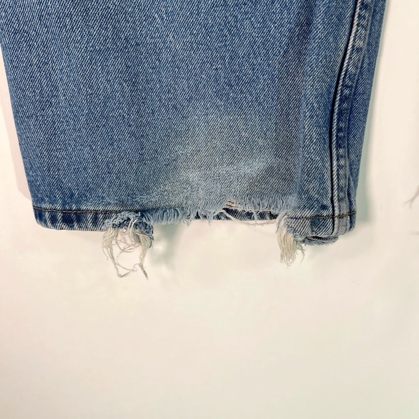 Faded Glory Faded Glory Jeans Mens Relaxed Fit Low Rise Denim 34x29 Blue 5-Pocket Distressed 100% Cotton Regular Rise Old Navy Style Straight Mens Size US 34 / EU 50 - 7 Thumbnail