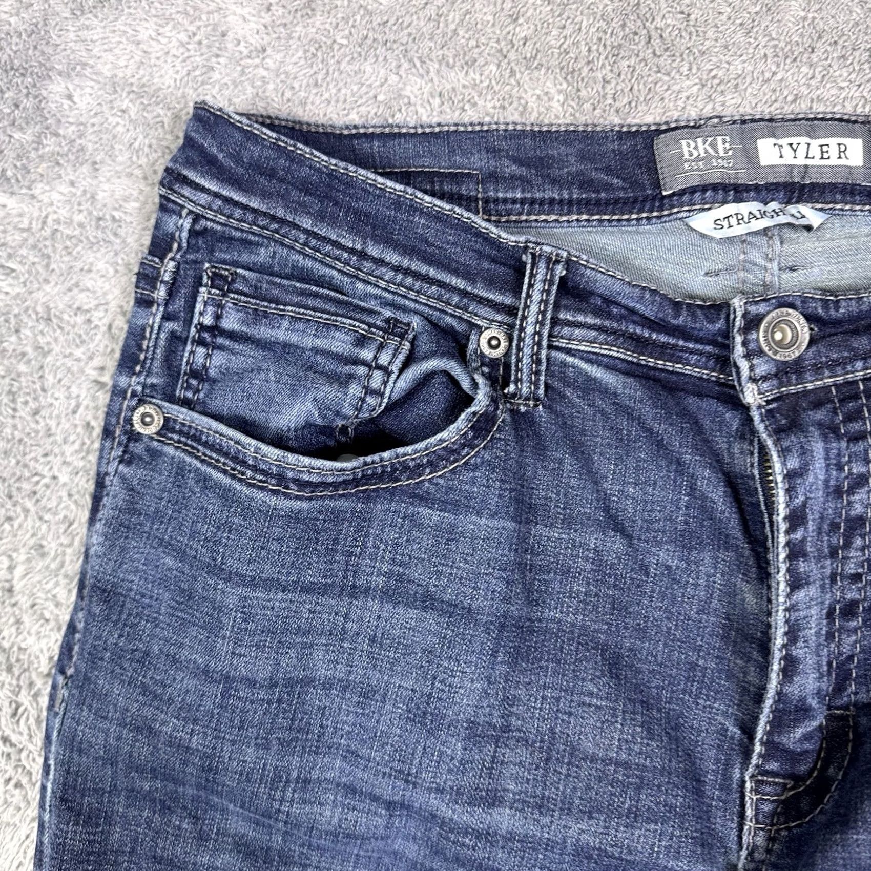 Vintage BKE Tyler Jeans Men 36S Straight Dark Wash Whisker Buckle Western Cowboy Utility Size US 36 / EU 52 - 5 Thumbnail