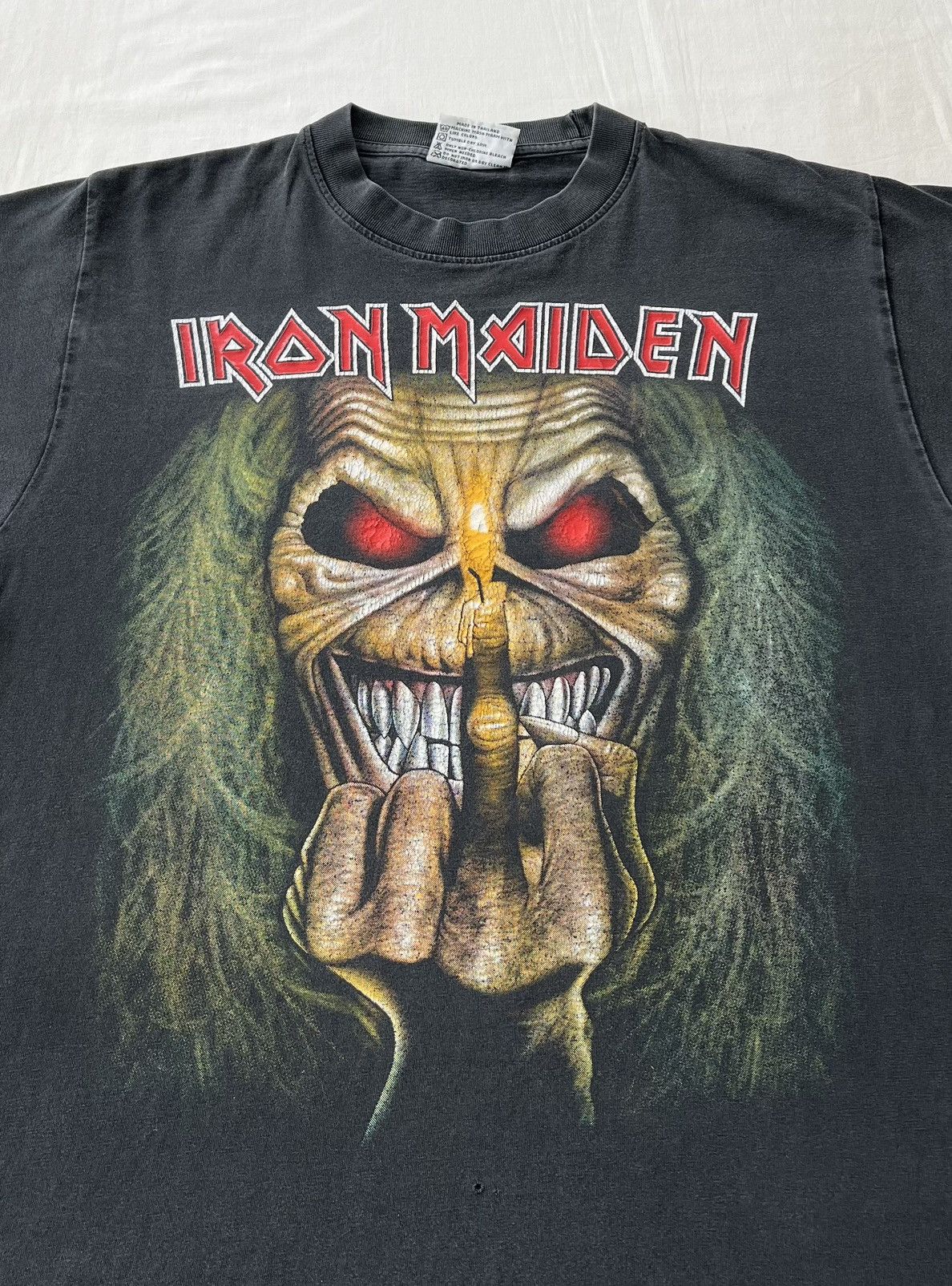 Band Tees Vintage 90s Iron Maiden Best of the Beast Black T-shirt Size US L / EU 52-54 / 3 - 5 Thumbnail