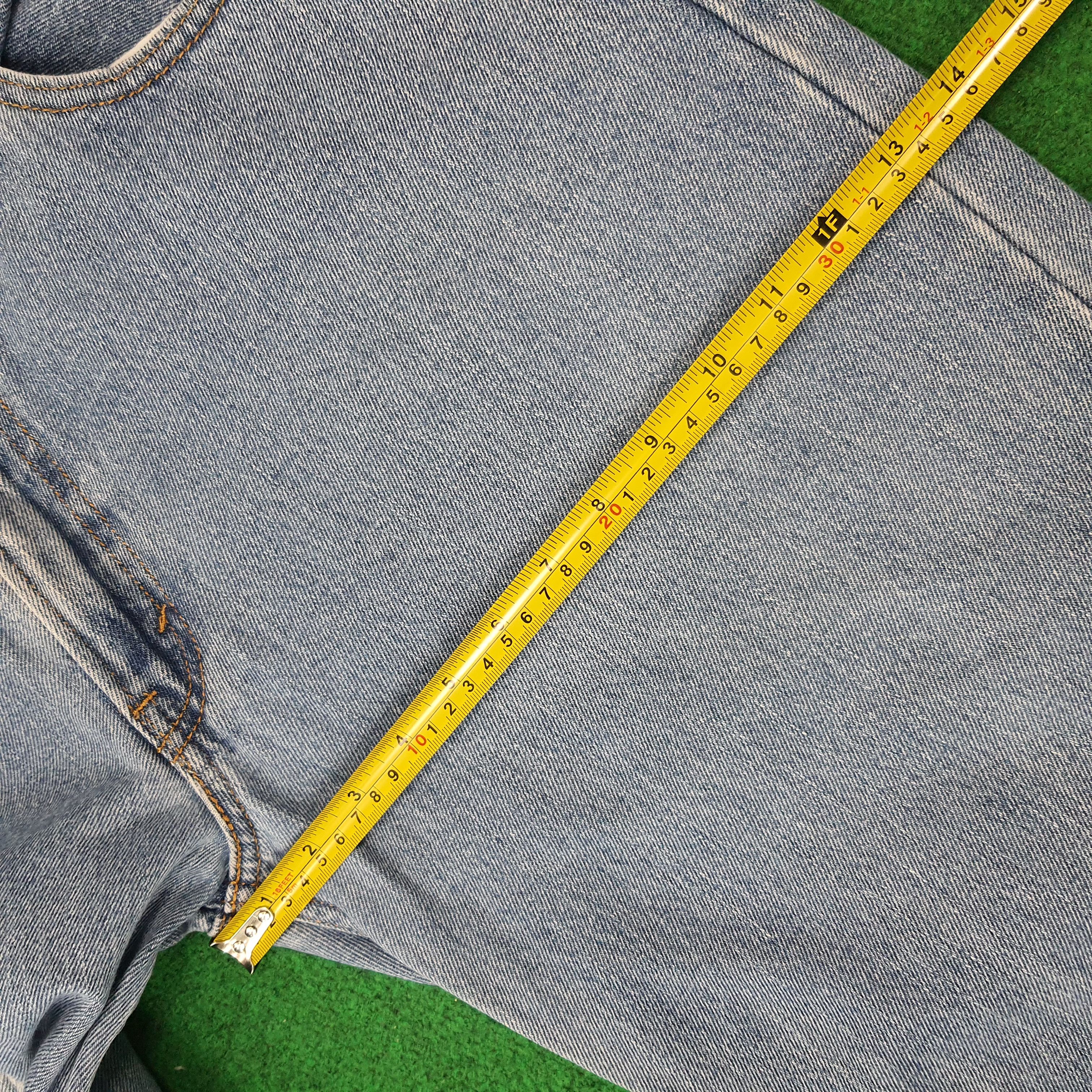 Levi's Vintage Levi's 550 90s Distressed Light Wash Jeans C272N7 Size US 36 / EU 52 - 15 Thumbnail
