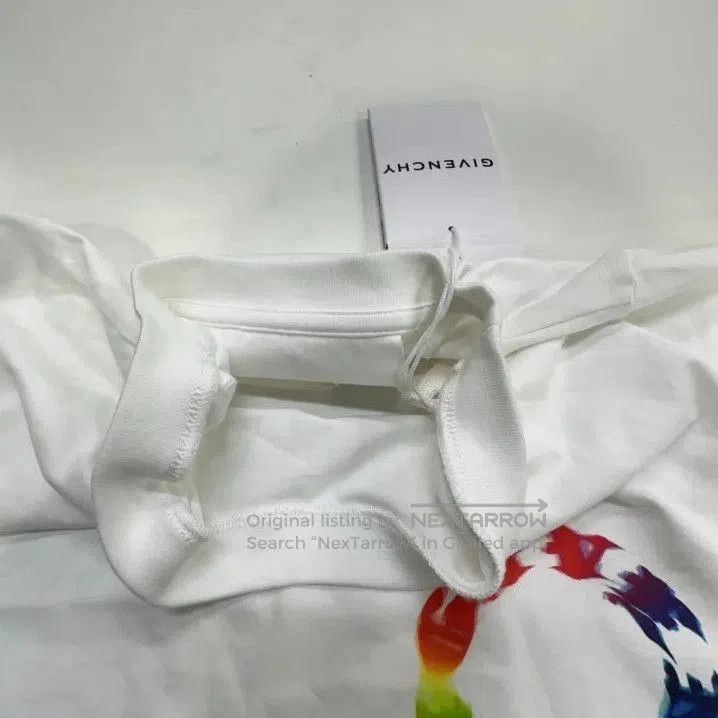 Givenchy GIVENCHY SS23 Men's Pattern Print Short Sleeve T-Shirt. Size US S / EU 44-46 / 1 - 9 Thumbnail