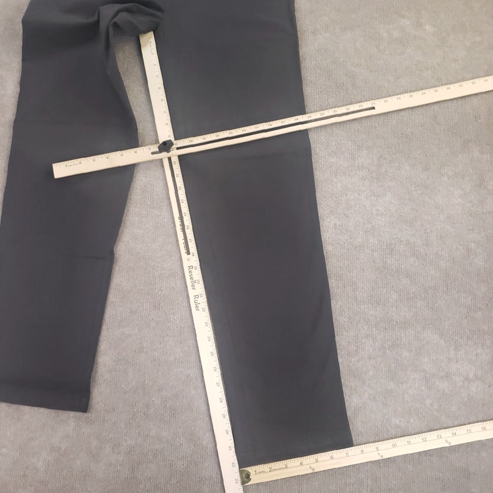 Haggar Haggar Chino Pants Mens 32x34 Gray Straight Fit Flat Front Stretch Waist Size US 32 / EU 48 - 2 Thumbnail