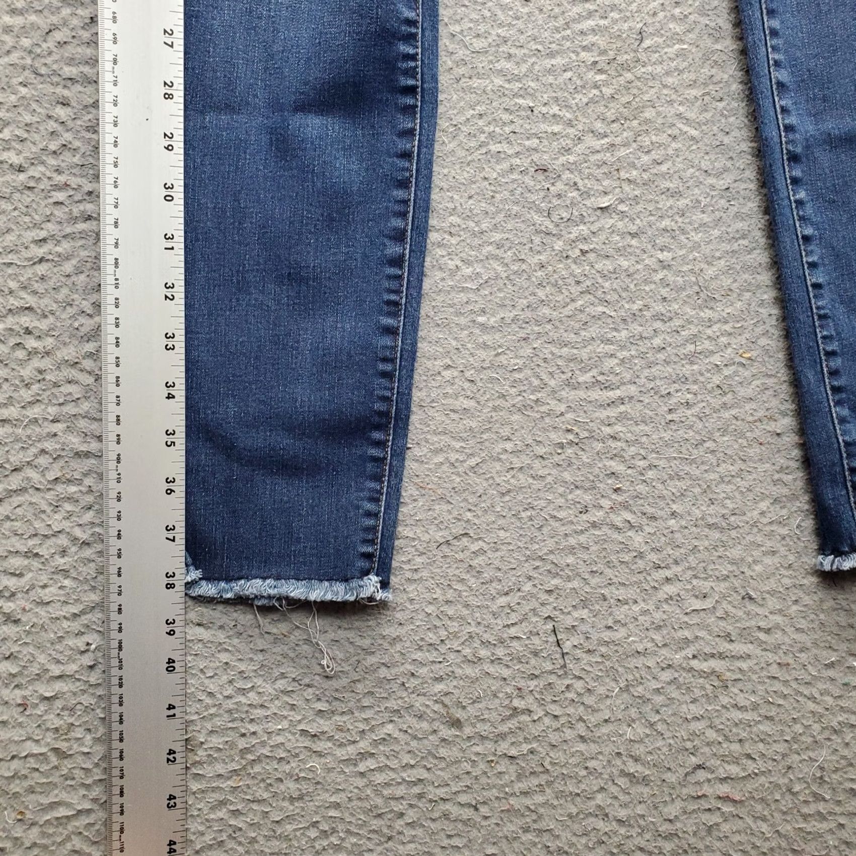 Denime Refuge Womens 4 Blue Denim Skinny Jeans High-Waisted Distressed Frayed Hem 27.75 Inseam Regular 5-Pocket Denim Jeans Size 27" / US 4 / IT 40 - 3 Thumbnail