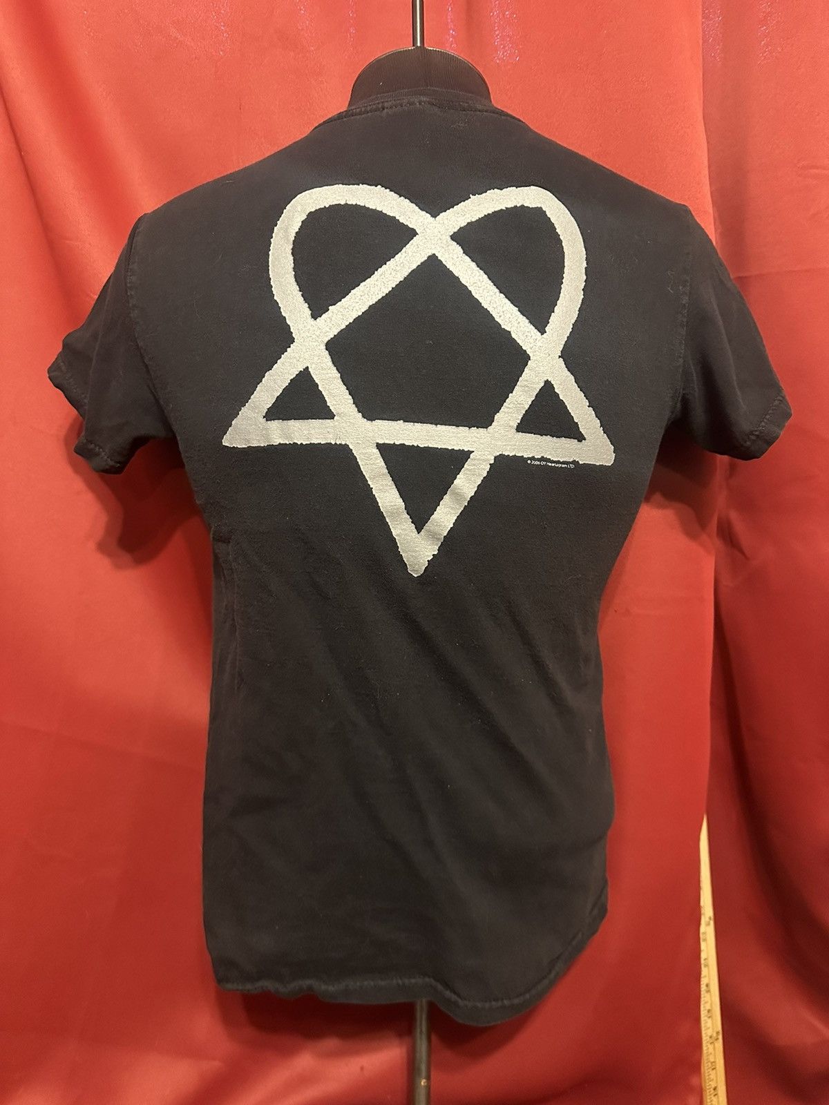 Band Tees × Vintage Vintage HIM Band Tshirt Y2K Heartogram Band Tee Grail Size US S / EU 44-46 / 1 - 3 Thumbnail