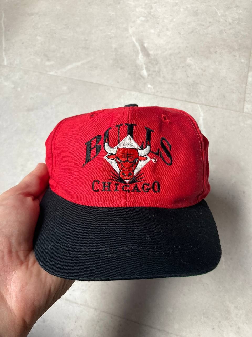 NBA Vintage 90s Chicago Bulls NBA Basketball Kids Size Snapback Size ONE SIZE - 1 Thumbnail