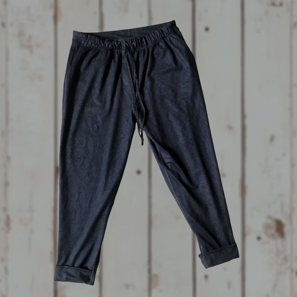 Lululemon Lululemon Men’s Black Tie Dye Drawstring Athletic Joggers Pants Size S Skinny Regular Inseam 23" Size US 29 - 1 Thumbnail