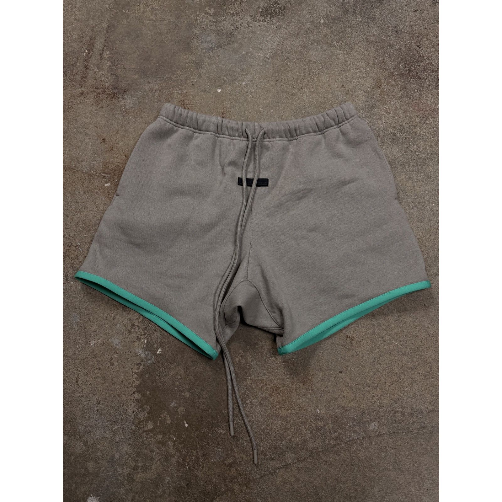 Essentials Essentials Sweatshorts Taupe Mint New Medium Size US 32 / EU 48 - 1 Thumbnail
