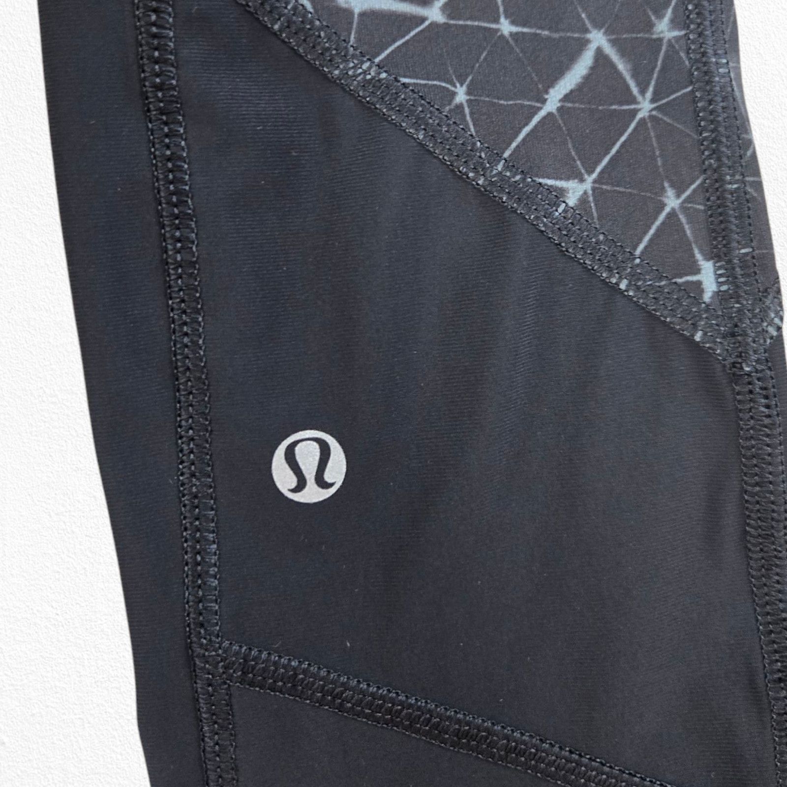 Lululemon Lululemon Pace Rival Leggings 25” Black Geometric Size 2 Size 26" / US 2 / IT 38 - 10 Thumbnail