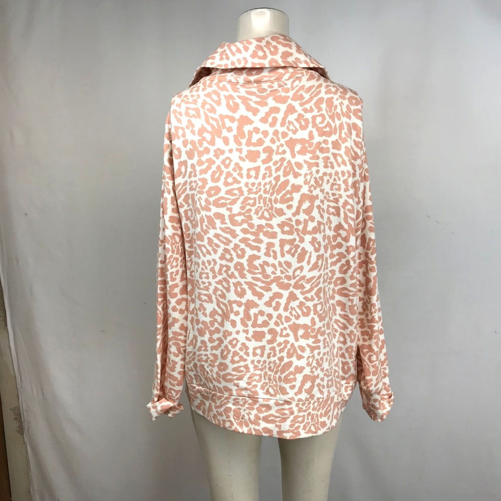 Vintage VINTAGE Chico's Pink Leopard Print Zip Up Jacket Women's L Casual Pink Leopard Print Zip Up Jacket Women's L Clothing Size L / US 10 / IT 46 - 5 Thumbnail