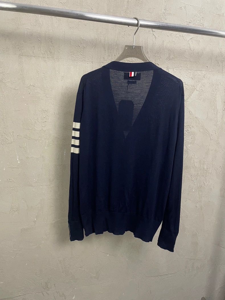 Thom Browne Thom Browne size3 A wool knit cardigan Size US L / EU 52-54 / 3 - 2 Thumbnail