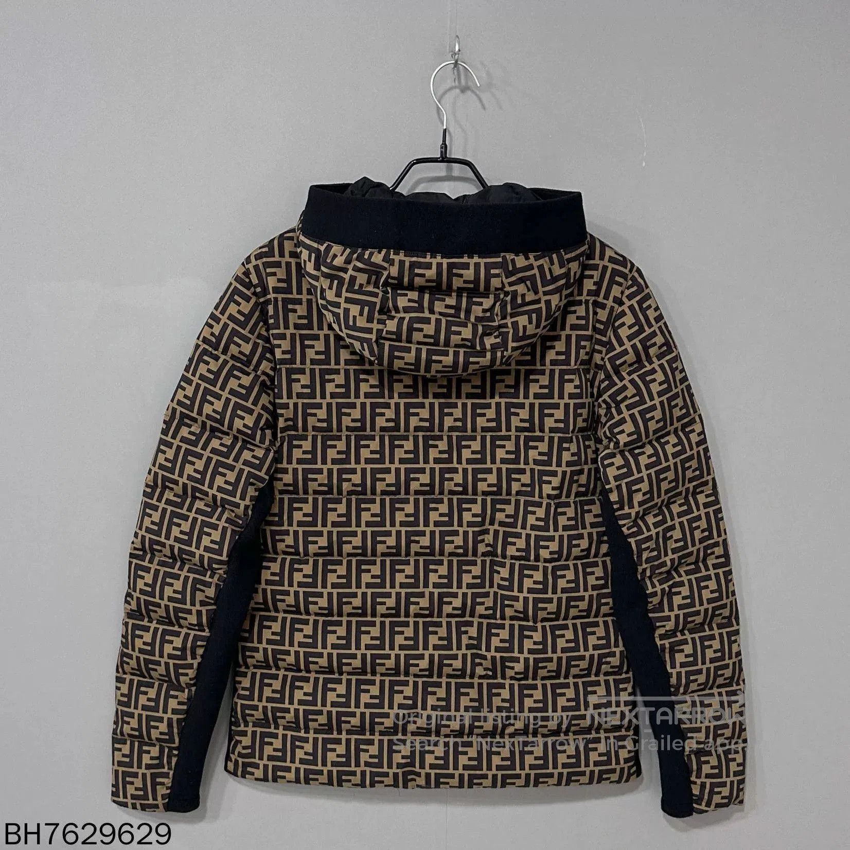 Fendi lightweight printed zip. Size US L / EU 52-54 / 3 - 3 Thumbnail