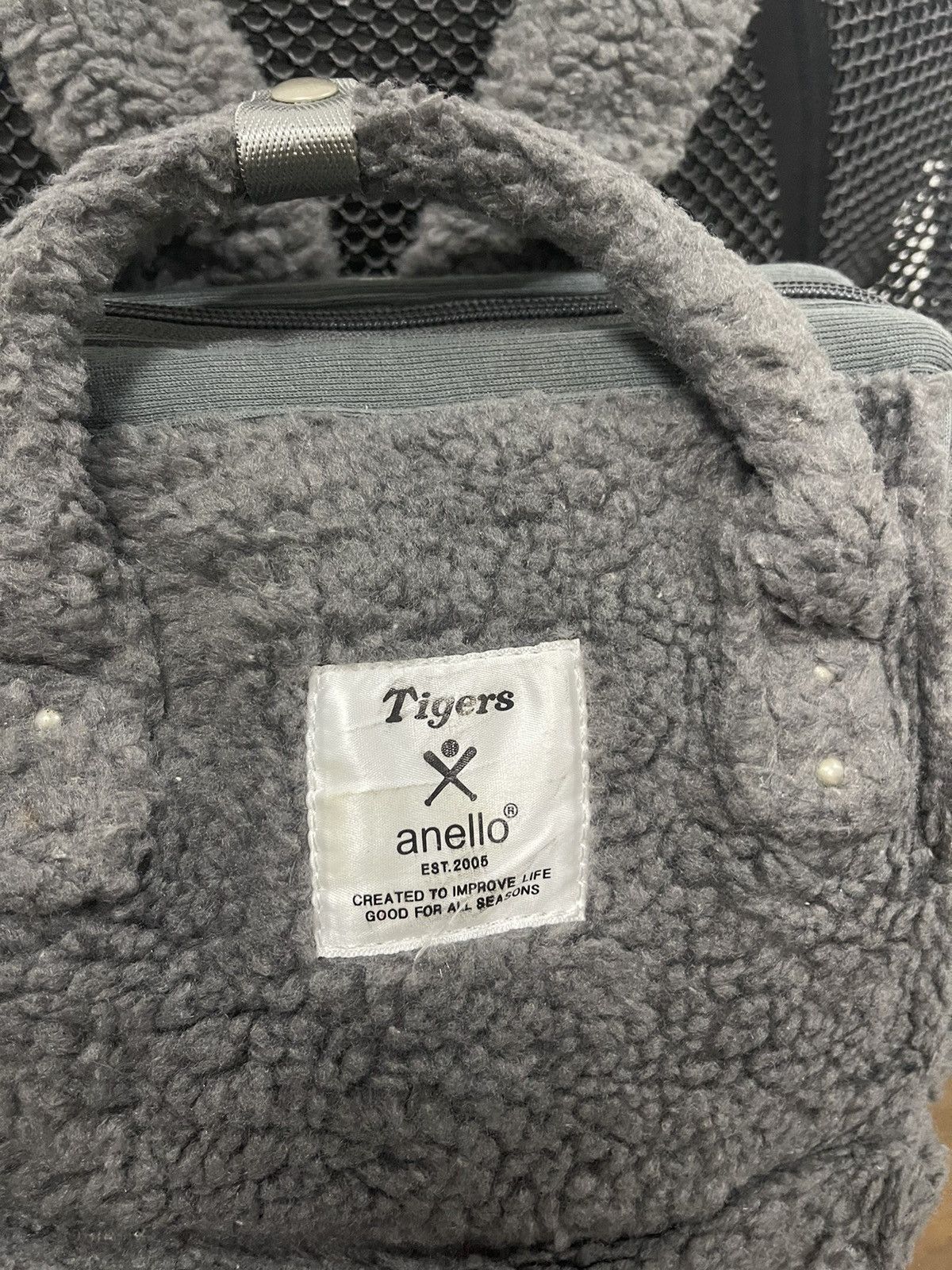 Japanese Brand Anello Polar Bear Benjamin X Hanshin Tiger sherpa bagpack Size ONE SIZE - 5 Thumbnail