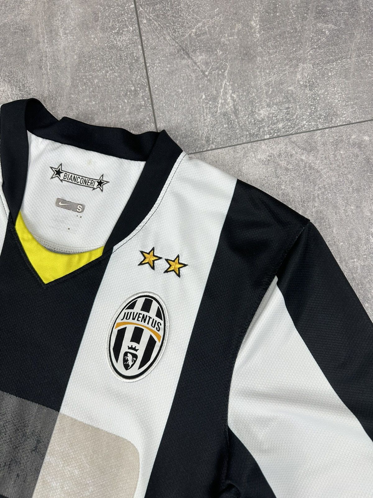 Nike Nike Juventus 2009/10 Home Soccer Football Jersey Size US S / EU 44-46 / 1 - 7 Thumbnail
