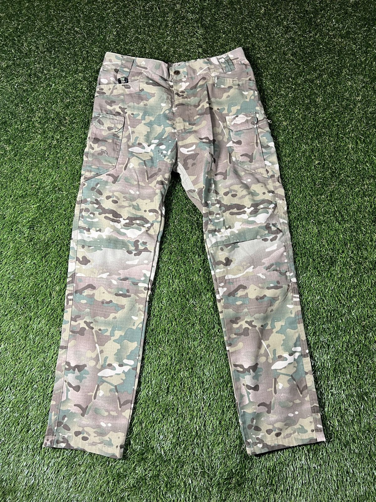 Vintage Vintage 90’s Double Knee Military Green Dessert Camo Pants Size US 30 / EU 46 - 1 Thumbnail