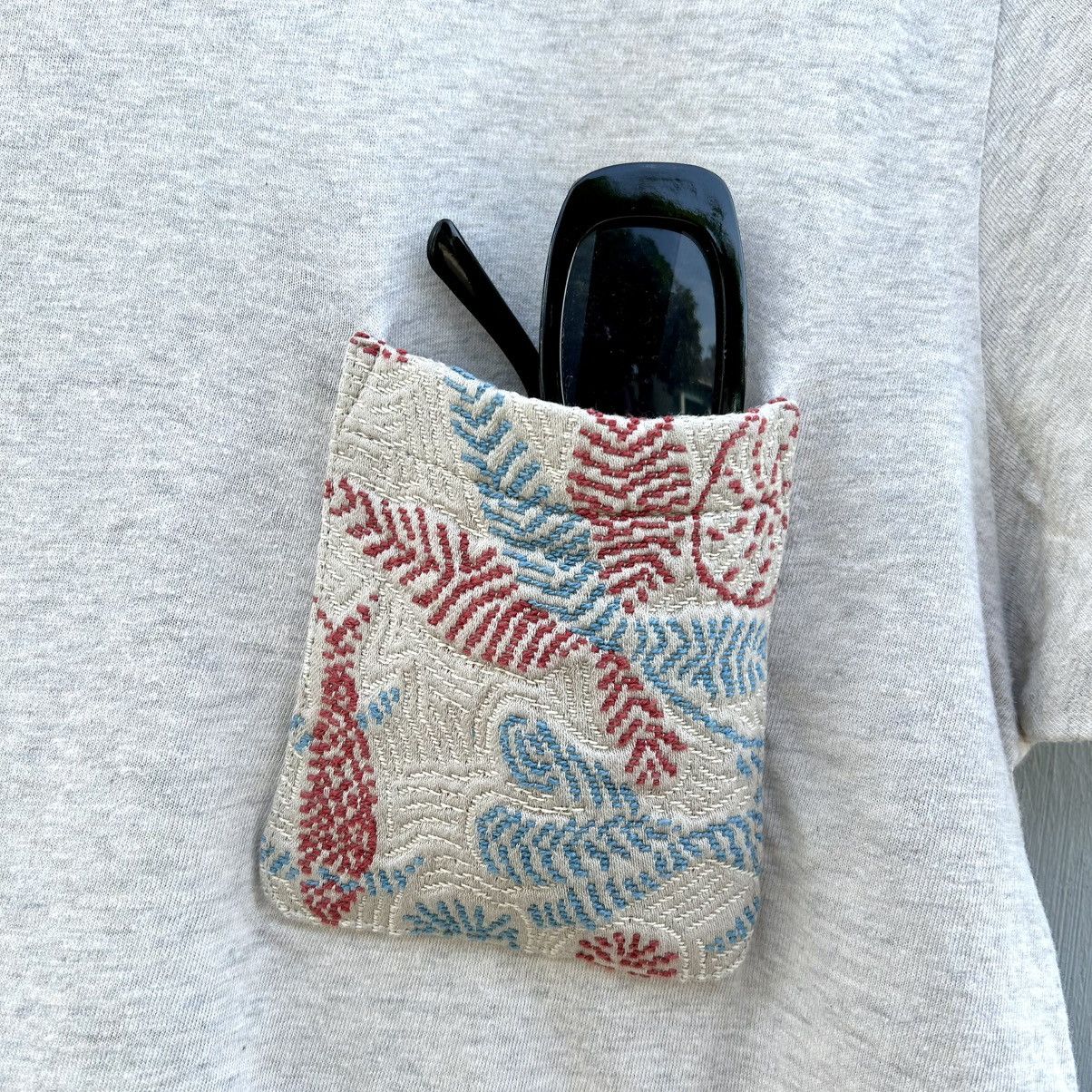 Visvim Vintage 2001 Visvim T-Shirt Navajo Blanket Pocket Size US L / EU 52-54 / 3 - 6 Thumbnail