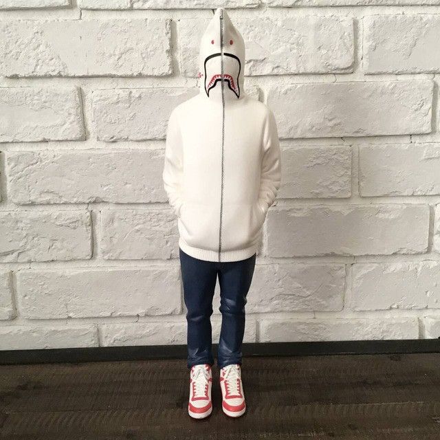 Bape × Nigo 2009 BAPE Teriyaki Alien Shark Hoodie Figure APE NIGO Size ONE SIZE - 1 Thumbnail