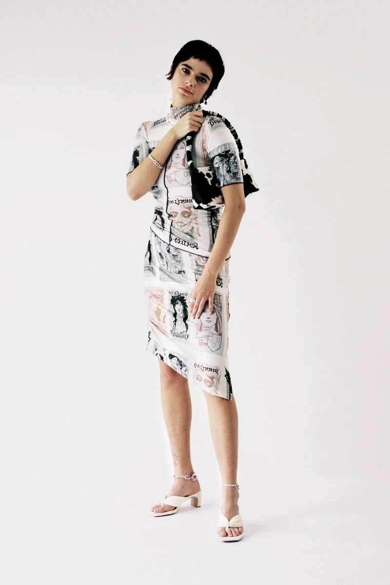o1mle0325 Ex Libris Short Sleeve T-Shirt in Multicolor