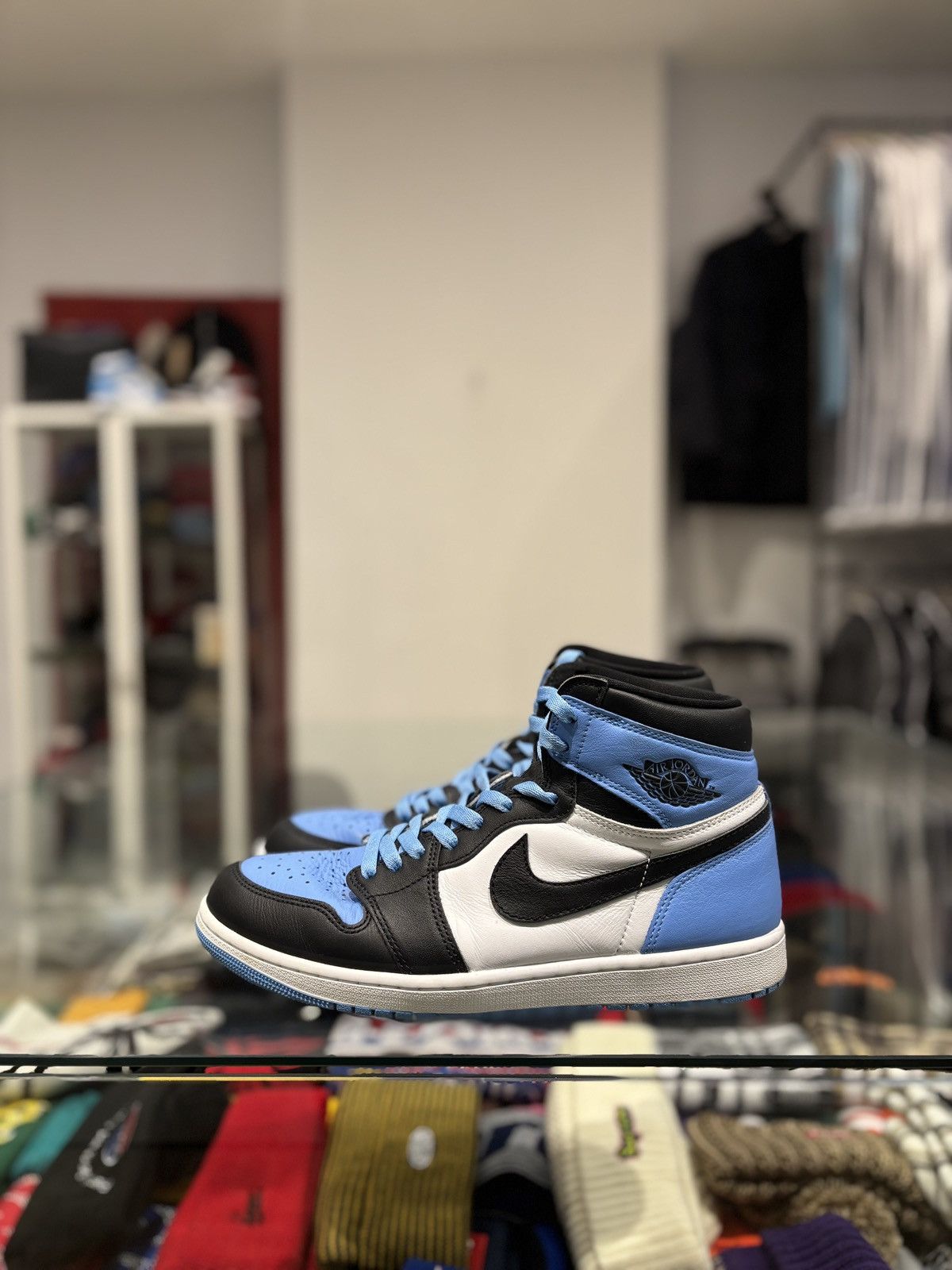 Jordan Brand Jordan 1 High OG UNC Toe Size: 11 Size US 11 / EU 44 - 4 Thumbnail