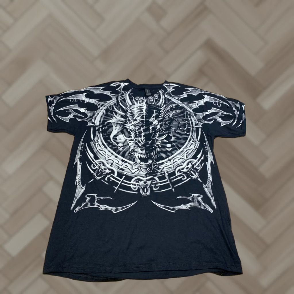 Gildan VINTAGE Dragon Catcher Shirt Dragons Skull Tribal Y2K AOP Gildan Black Cotton Mens L Short Sleeve Crew Neck 2000-2009 Size US L / EU 52-54 / 3 - 1 Thumbnail