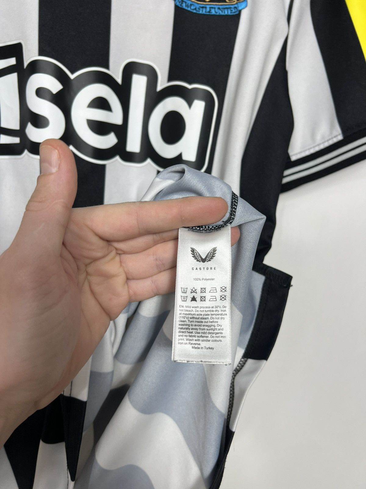 Castore Castore New Castle 2023/24 Home Soccer Jersey Blockcore Size US M / EU 48-50 / 2 - 7 Thumbnail