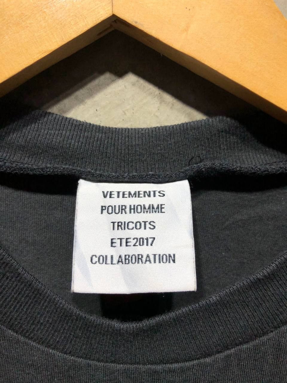 Hanes × Vetements Vetements X Hanes Staff Tee Size US XXS / EU 40 - 4 Thumbnail
