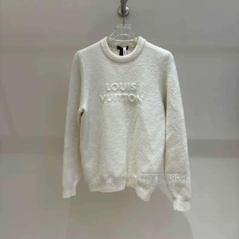 Louis Vuitton 25 New off-white embossed Logo cashmere knit