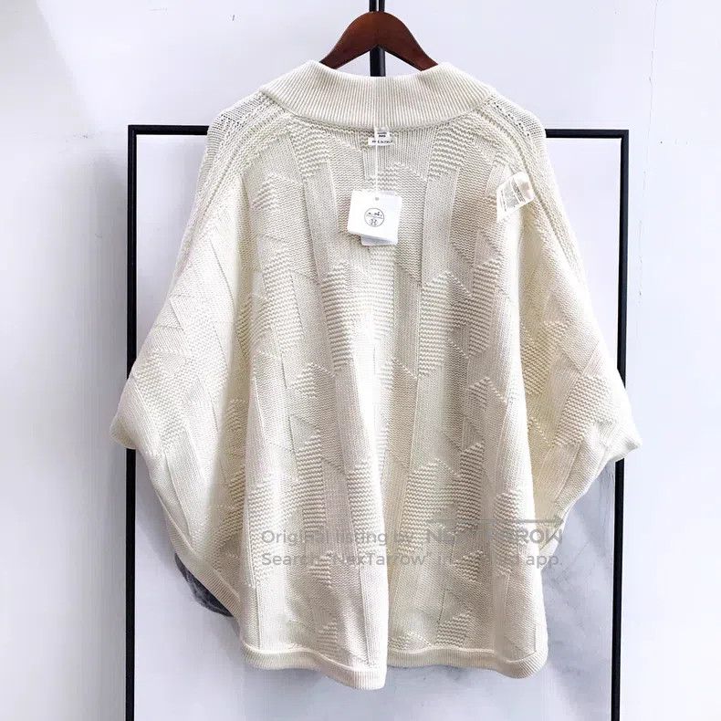 Hermes Hermes Beige Wool Cloak Sweater Size XXS / US 00 / IT 34 - 3 Thumbnail