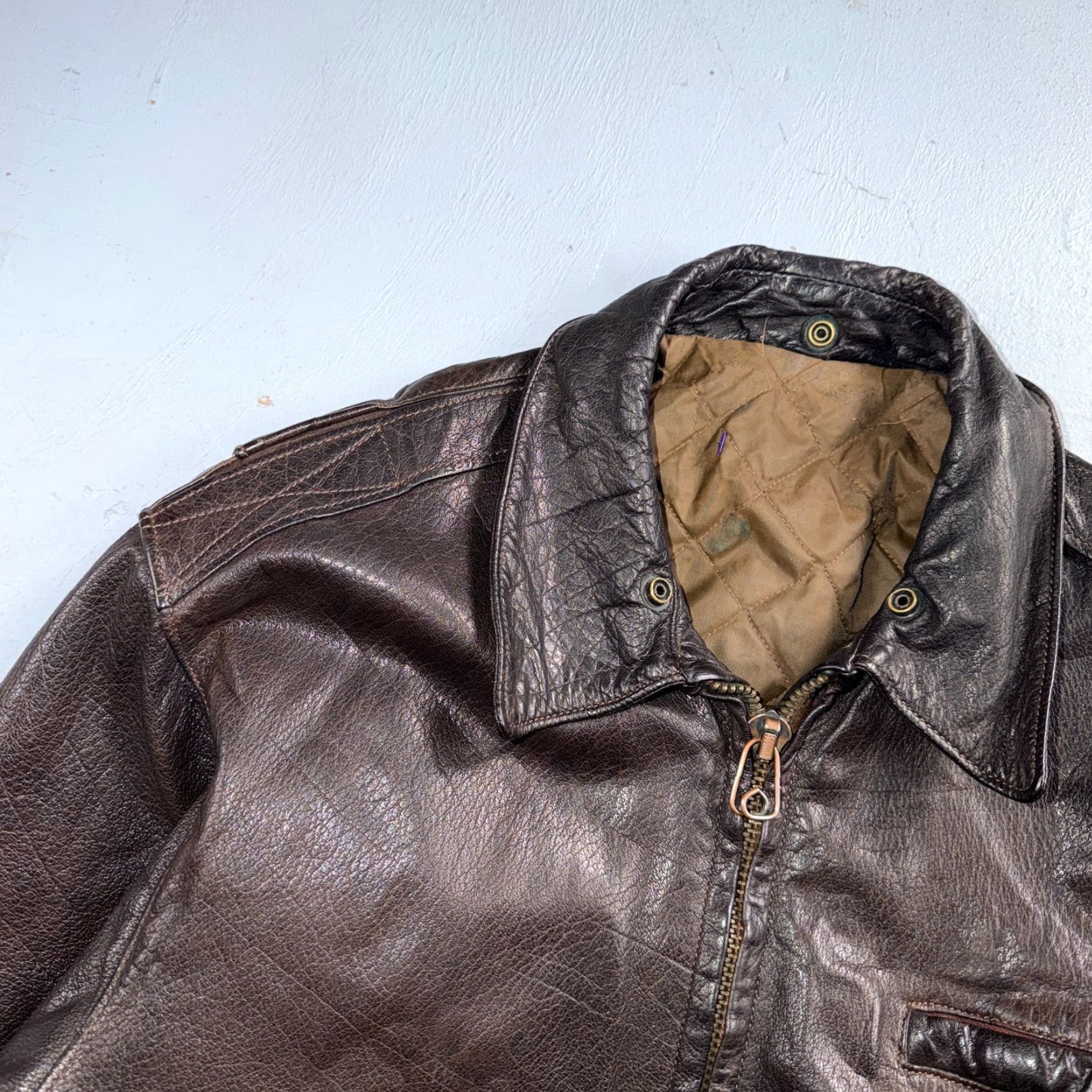 Vintage VINTAGE Flight Jacket Leather Army Men's M Brown 1960s 70s A-2 Flight Jacket Military Style USA Leather Brown Clothing Men Size M US Vintage Size US M / EU 48-50 / 2 - 2 Thumbnail