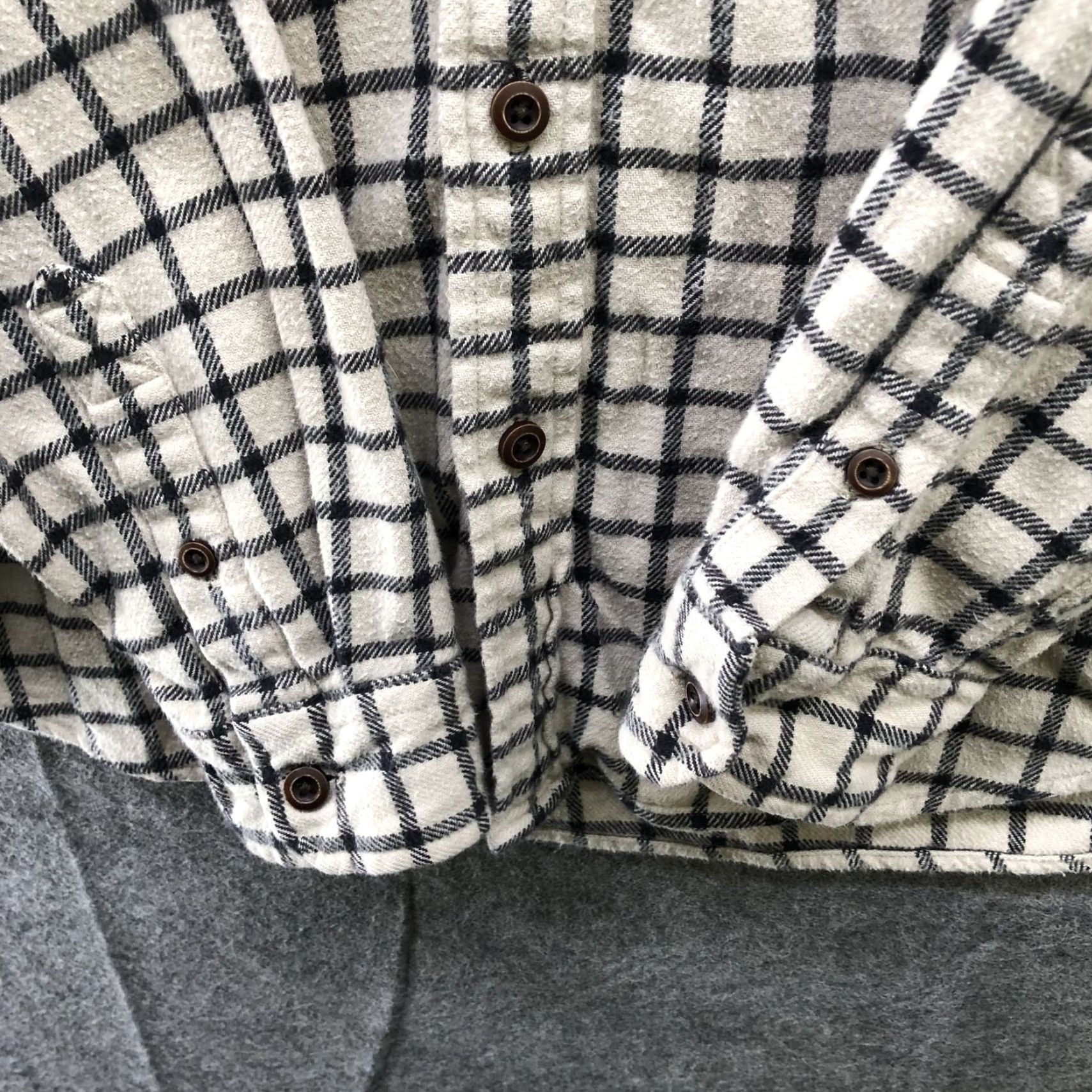 American Eagle Outfitters American Eagle Shirt Mens L Flannel Plaid Cream Black Grid Thick Shacket Button-Up Long Sleeve Chest Pockets Casual Workwear Fall Winter Vintage No Size US L / EU 52-54 / 3 - 6 Thumbnail
