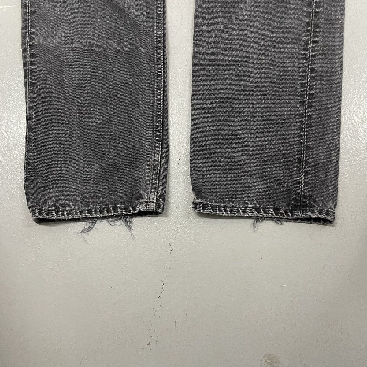 Levi's × Vintage Vintage Levi’s 501 Black Straight Leg Essential Jeans Size US XL / EU 56 / 4 - 2 Thumbnail