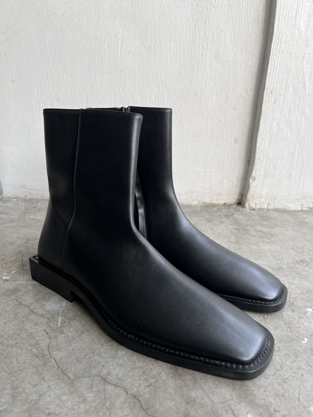 Balenciaga Balenciaga - Square Heel Logo Rim Ankle Boots Size US 6 / EU 39 - 1 Thumbnail