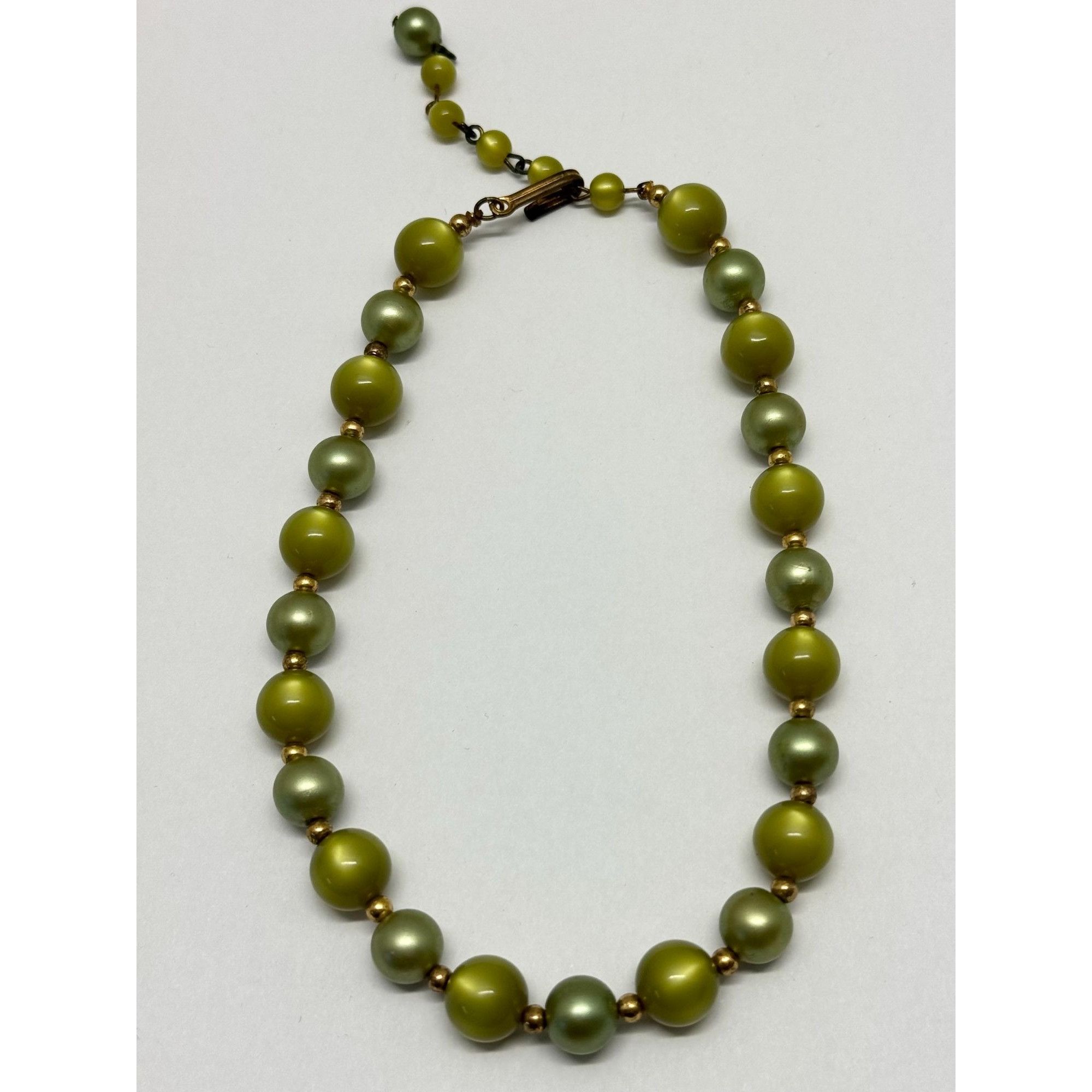 Vintage Vintage green moon glow beaded necklace Size ONE SIZE - 4 Thumbnail