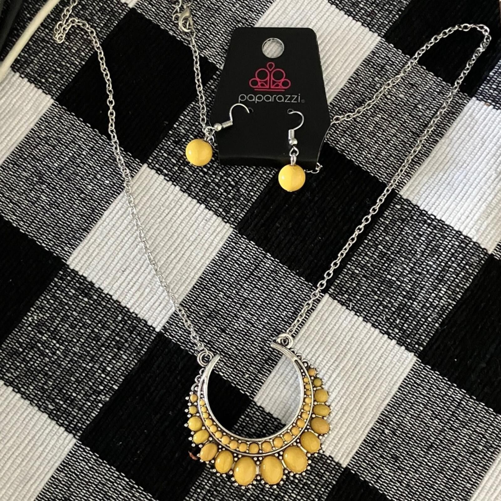 Other paparazzi Yellow Crescent Bib Necklace and Stud Earrings Set Size ONE SIZE - 1 Thumbnail