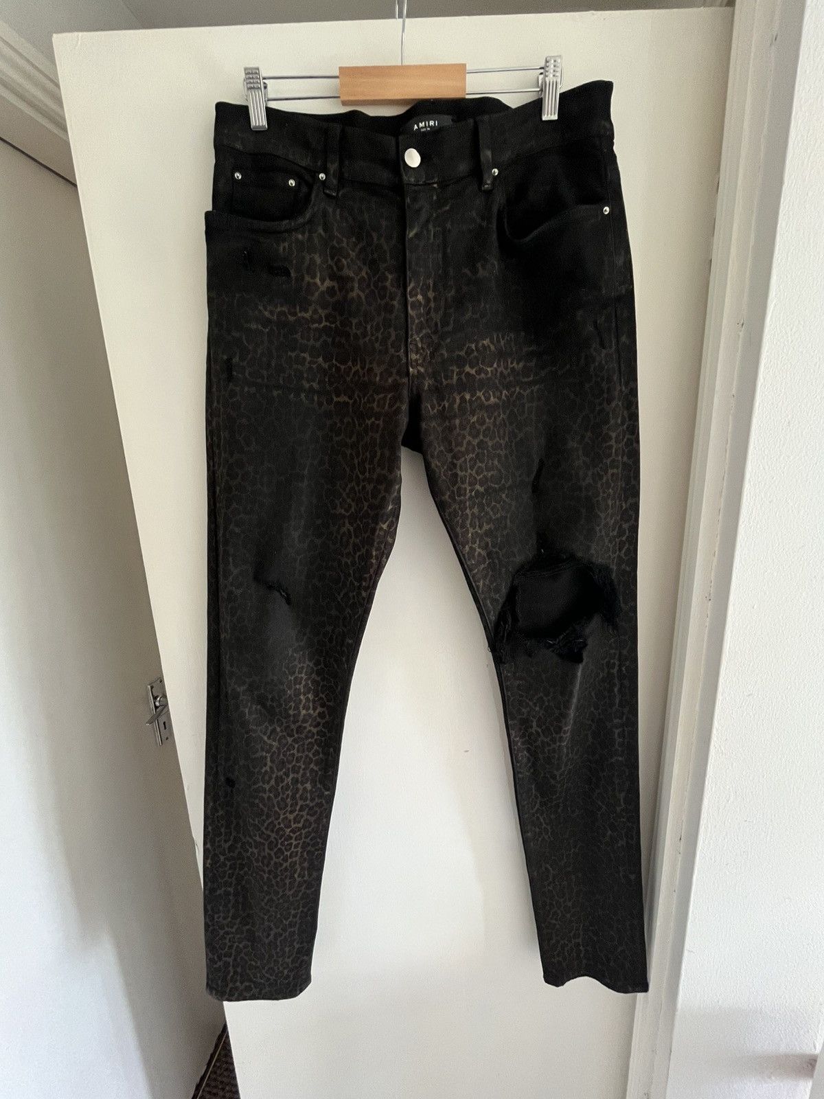 Amiri Amiri Leopard print blown knee Jeans Size US 36 / EU 52 - 1 Thumbnail