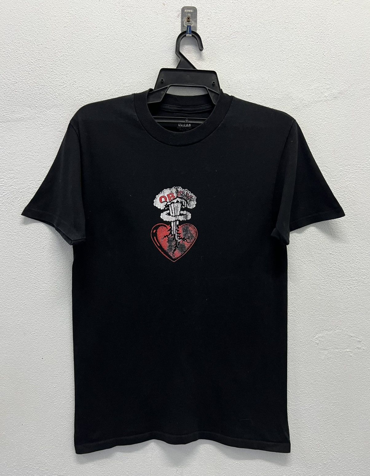Obey × Vintage VINTAGE OBEY GRAPHIC EXPLODING BROKEN HEART SHIRT Size US S / EU 44-46 / 1 - 1 Thumbnail