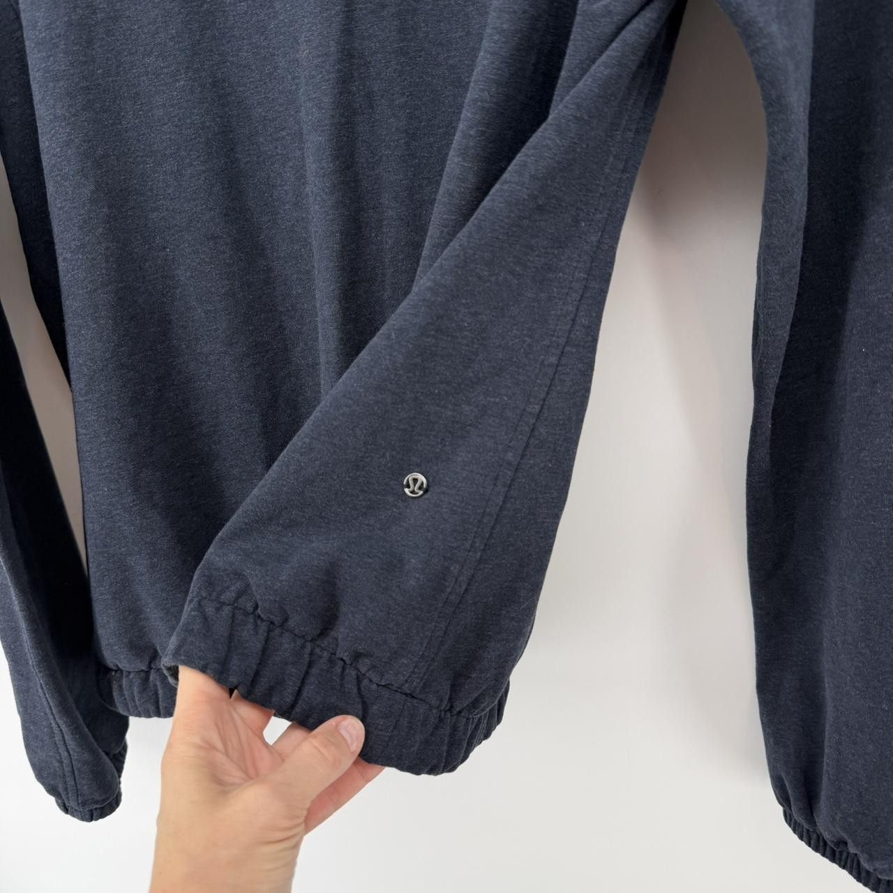Lululemon Lululemon Women’s Hoodie Pullover Size 8 Sweatshirt Size M / US 6-8 / IT 42-44 - 2 Thumbnail