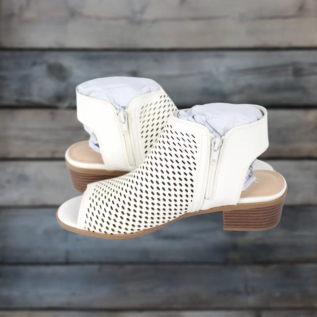 Vintage J. Adams Tracy Peep Toe Low Block Heels Bootie Sandals 6.5 White - Women - Sandal - Gladiator - White - 6.5 - J. Adams Tracy Size US 7 / IT 37 - 1 Thumbnail