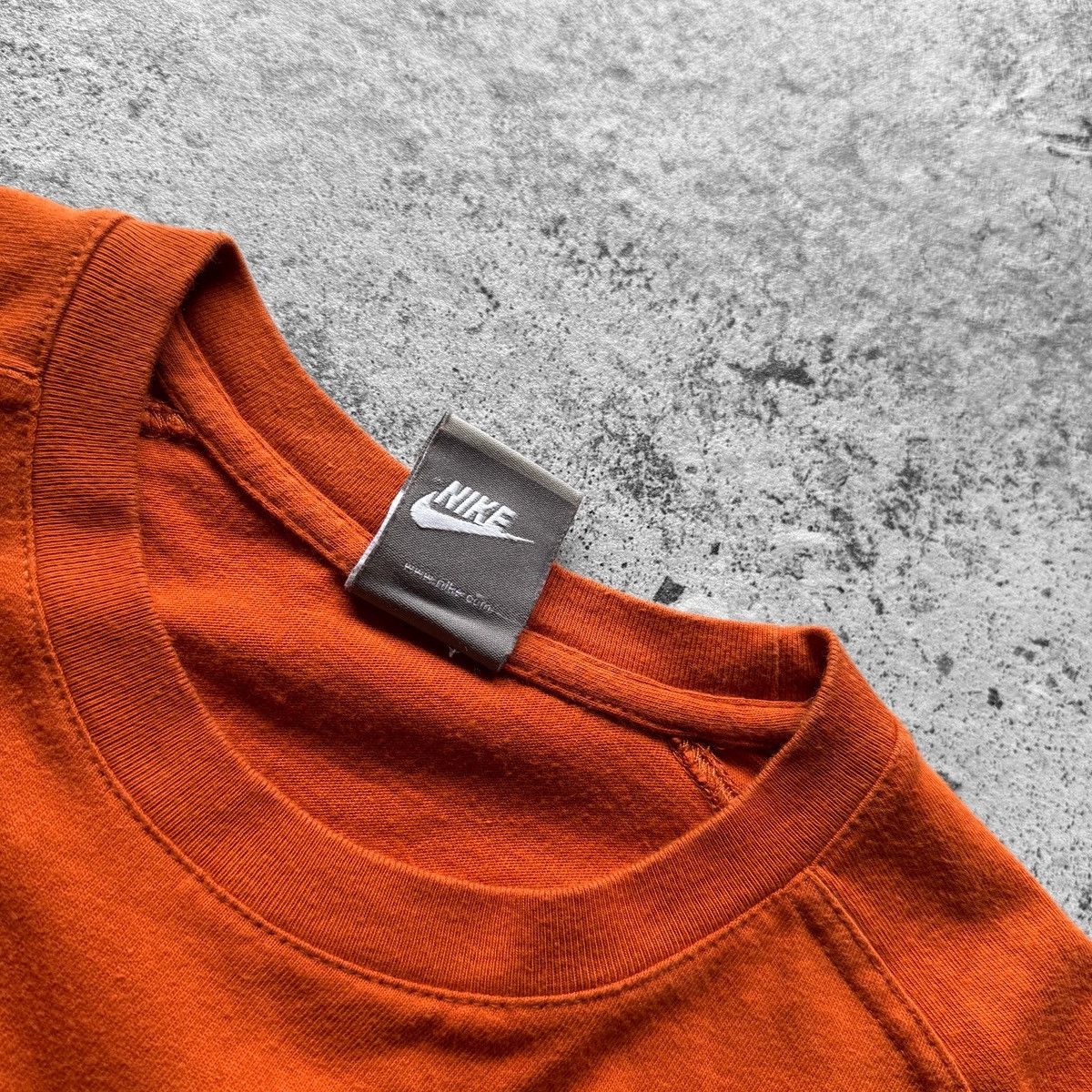 Nike Nike Mens Vintage Orange Long Sleeve T-Shirt Y2K Logo USA Size US L / EU 52-54 / 3 - 4 Thumbnail