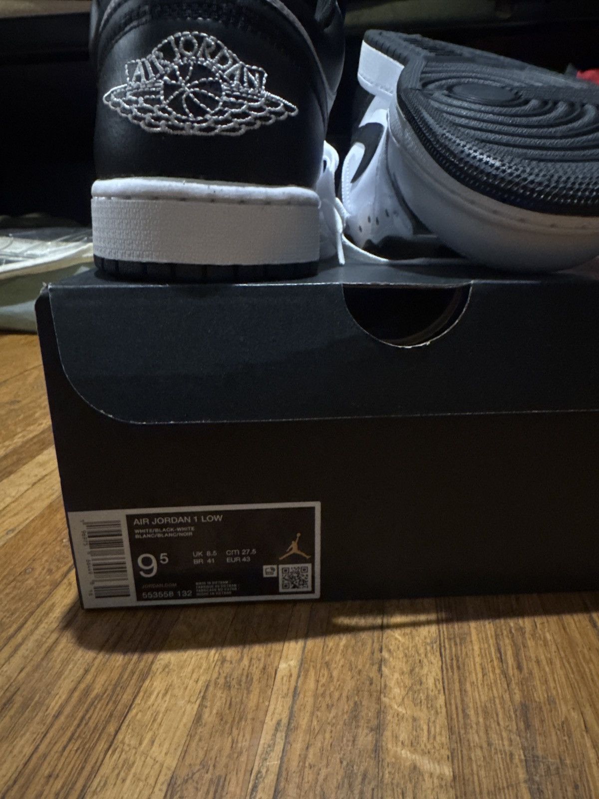 Nike Air Jordan 1 low Size US 9.5 / EU 42-43 - 7 Thumbnail