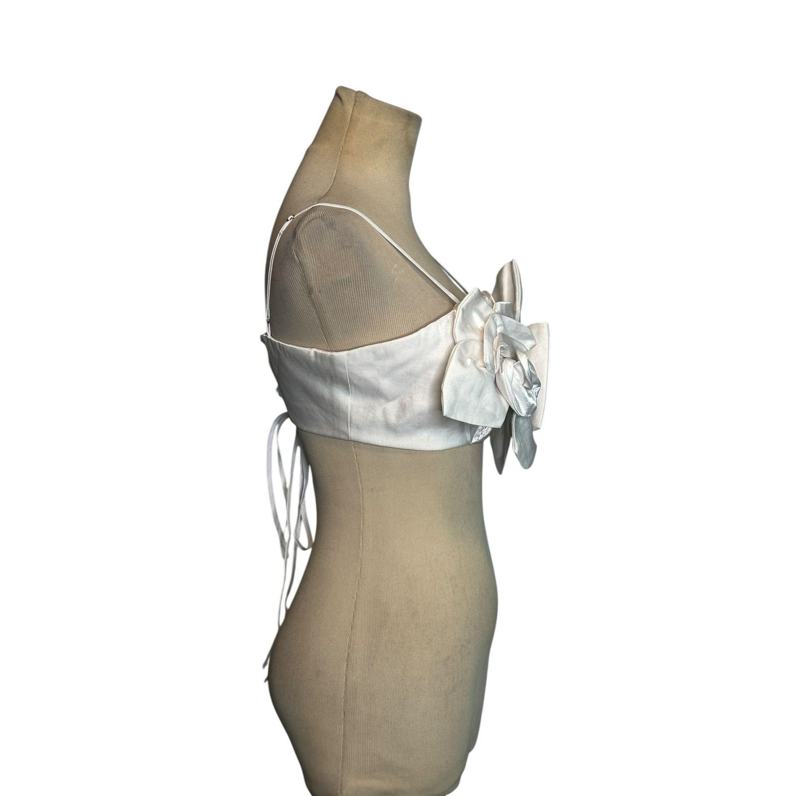 Shein Shein Bae white flowers back lace up crop top size Small Size S / US 4 / IT 40 - 11 Thumbnail