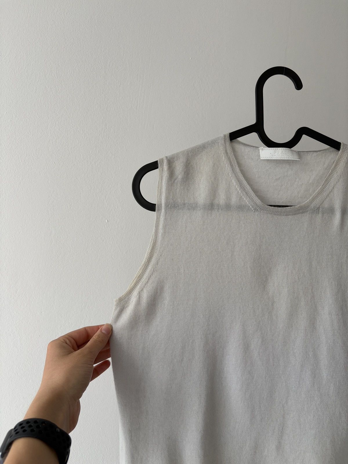 Miu Miu × Prada Prada archive minimalist sleeveless cashmere vest Size S / US 4 / IT 40 - 4 Thumbnail