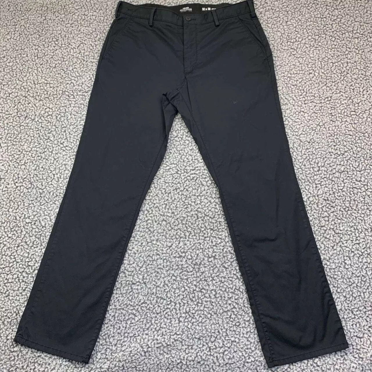 Izod Izod Pants Men 32x30 Straight Leg Chino Pocket Outdoor Adult Size US 32 / EU 48 - 1 Thumbnail