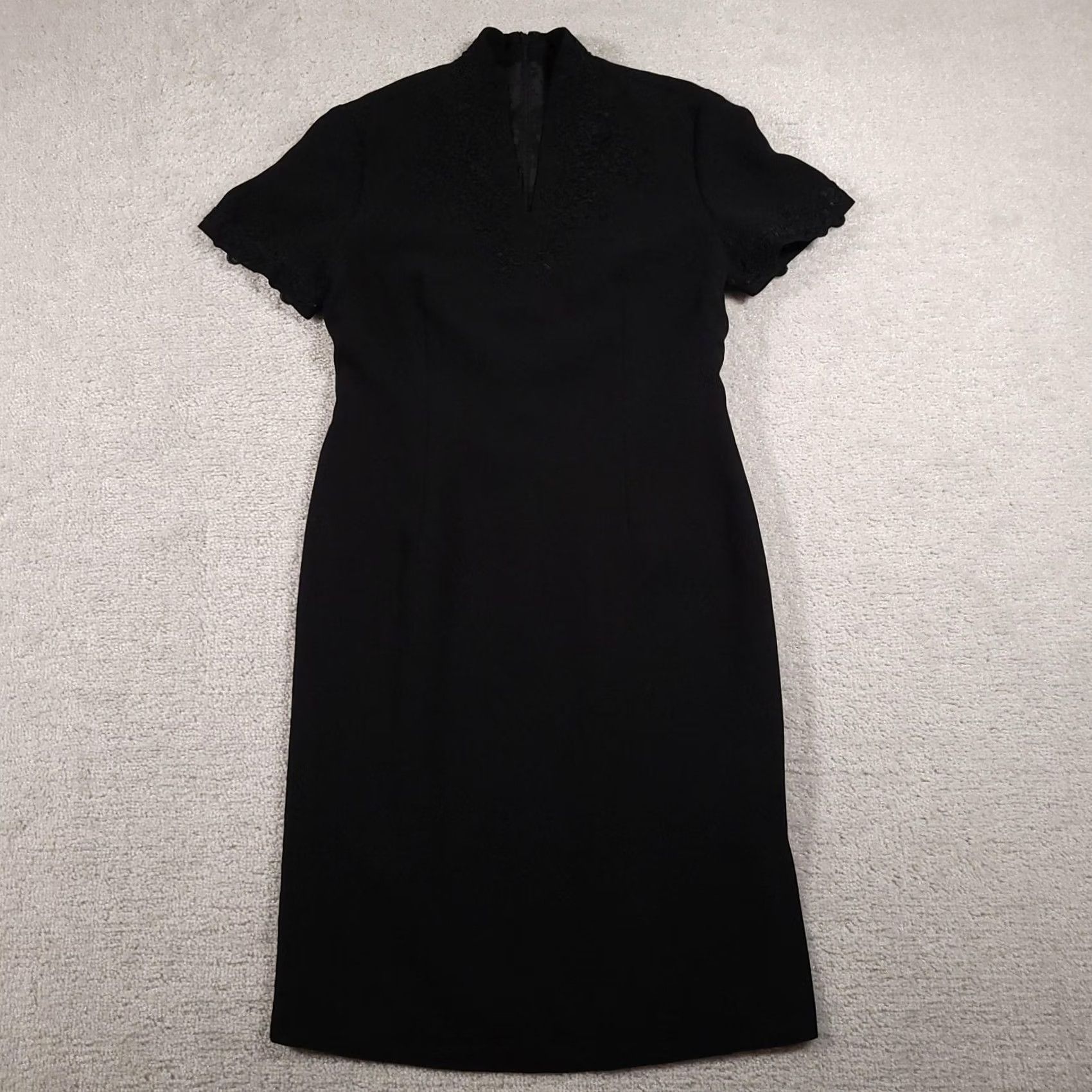 Talbots Talbots Dress Womens 4 Petite Sheath Short Sleeve Formal Elegant Black Cap Sleeve Zip Back Split V Neck / Knee Length Dress Size 27" / US 4 / IT 40 - 2 Thumbnail
