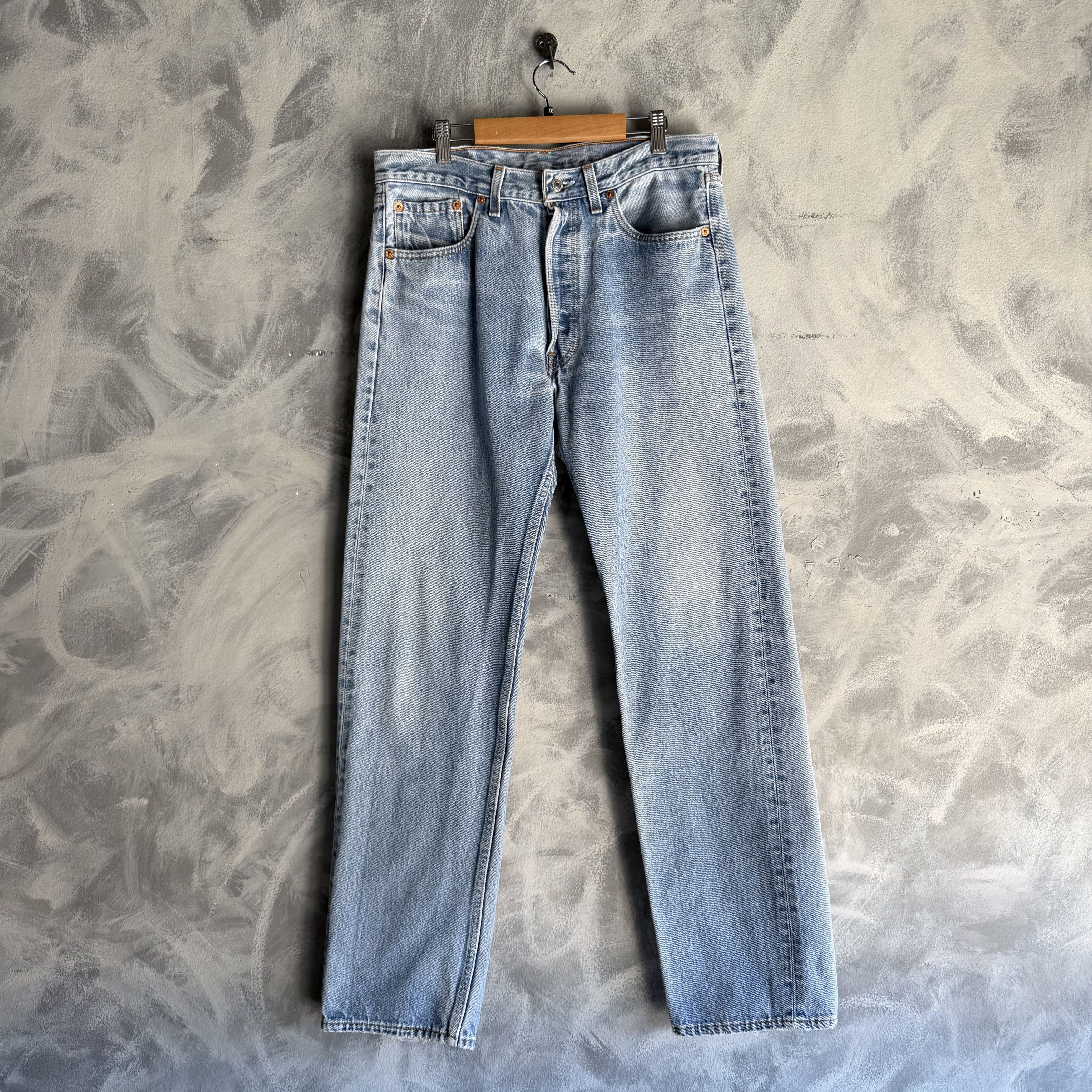 Levi's Vtg Levis 501xx Jeans Mens (31x30) Made in USA Button Fly 90 Size US 31 - 2 Thumbnail