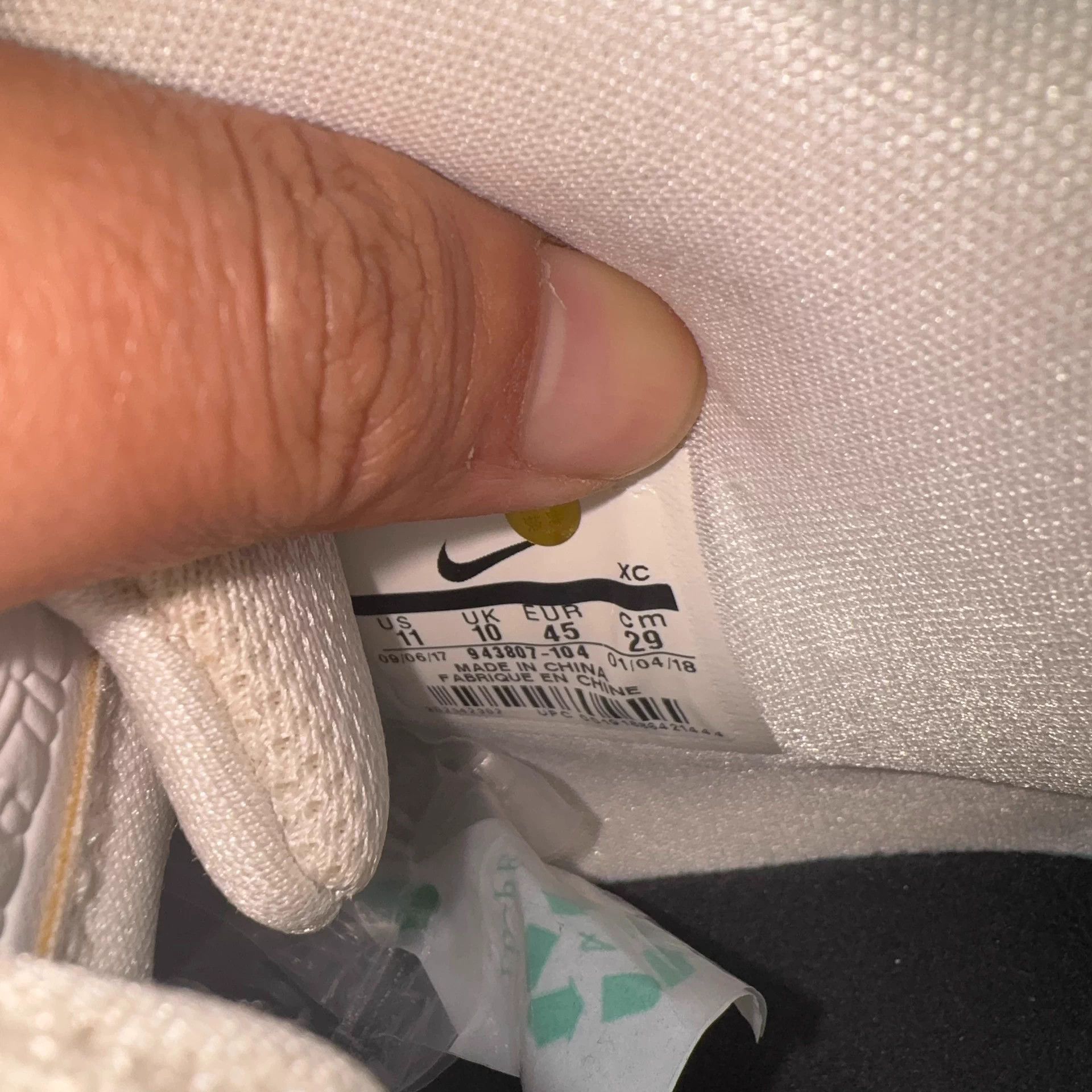 Nike Nike Kyrie 4 NCAA Jade White Size 45 Size US 12 / EU 45 - 9 Thumbnail