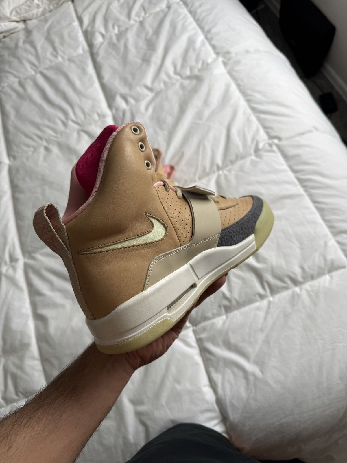 Kanye West × Nike Nike Net Net Air Yeezy 1 Size US 9 / EU 42 - 16 Thumbnail