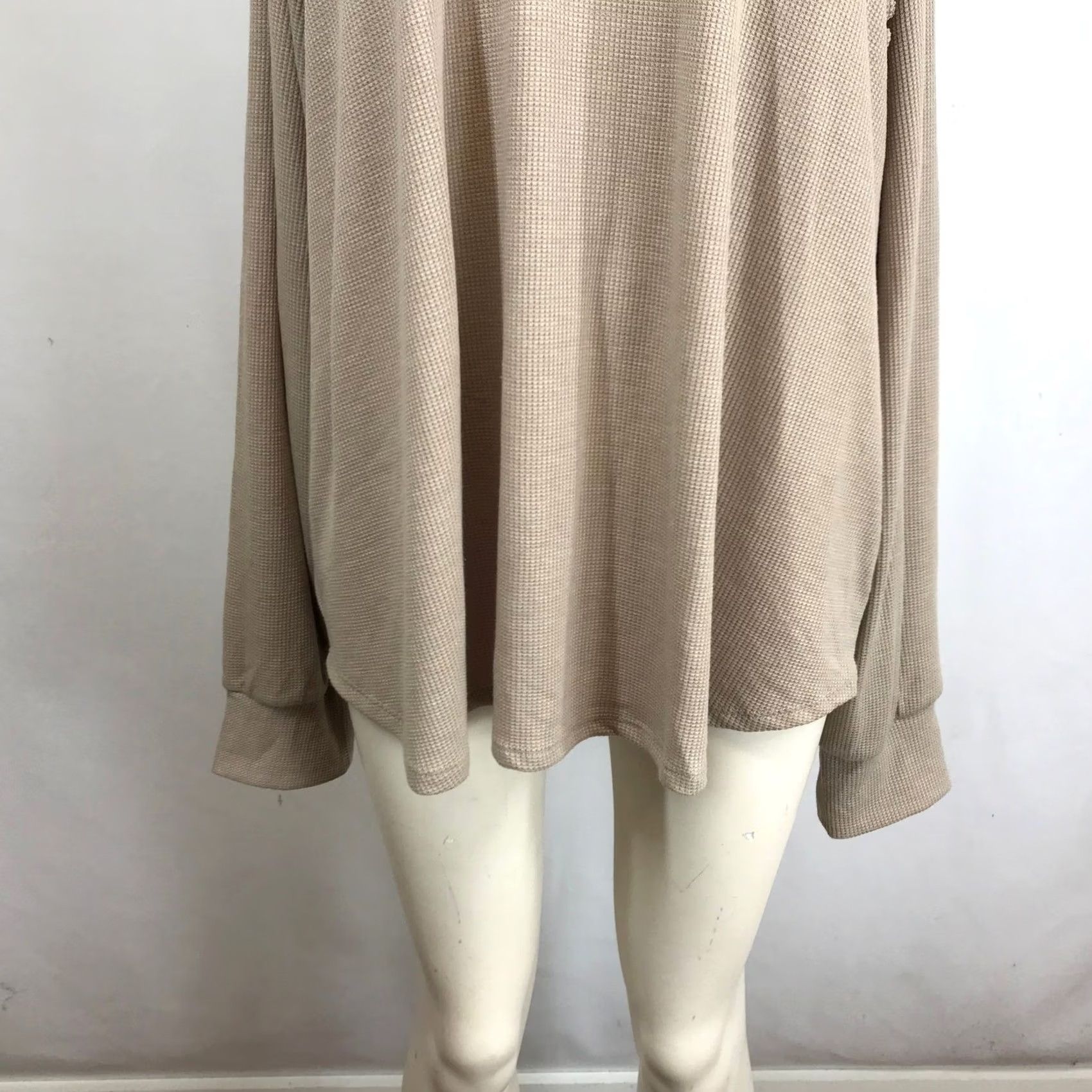 Vintage LIKE LOVE Tan Waffle Knit Ruffle Sleeve Long Sleeve Top Women's 2X Size XXL / US 16-18 / IT 52-54 - 3 Thumbnail