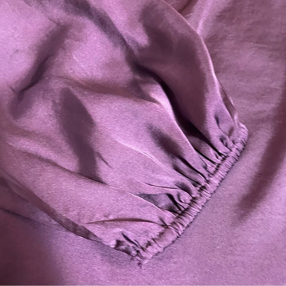 Vince Camuto Vince Camuto V-Neck Satin Purple Puff Sleeve Blouse Size L Size L / US 10 / IT 46 - 9 Thumbnail