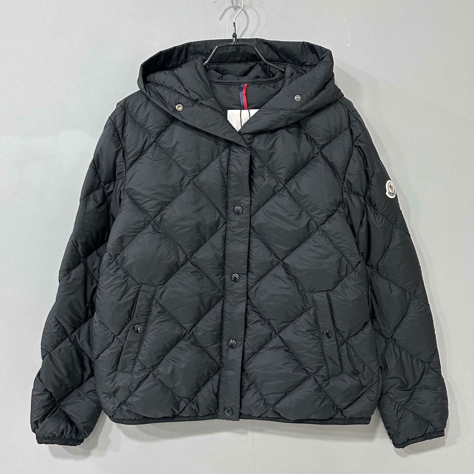 Moncler Moncler Down Black Down Jacket L Women Size L / US 10 / IT 46 - 1 Thumbnail